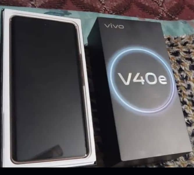 VIVO V 40E 1