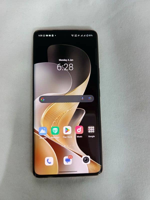 VIVO V 40E 3