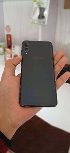 SAMSUNG A 70