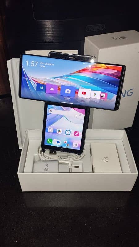 Lg wing like new with box everything 0