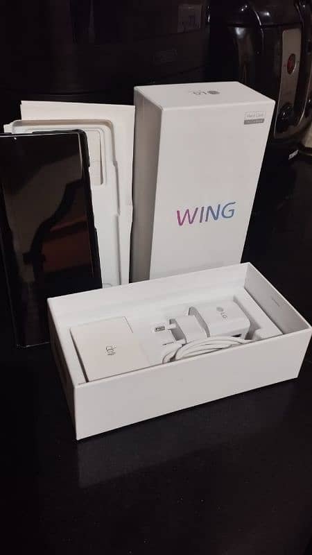 Lg wing like new with box everything 3