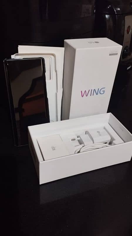 Lg wing like new with box everything 5