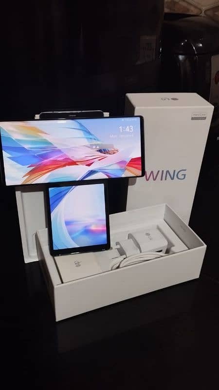 Lg wing like new with box everything 6