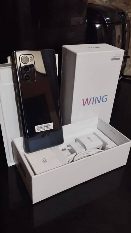 Lg wing like new with box everything 8