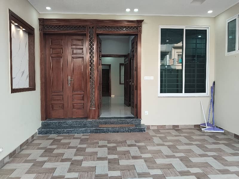 10 Marla Brand New House For Sale 5 Bedroom Attach Bathroom 2 Kitchen 1 DRAWING Room 1 Service Quarter 2 Car Space And Construction And Builders Mian Associates 33