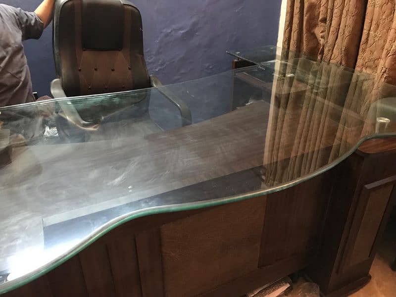 office table new condition 6