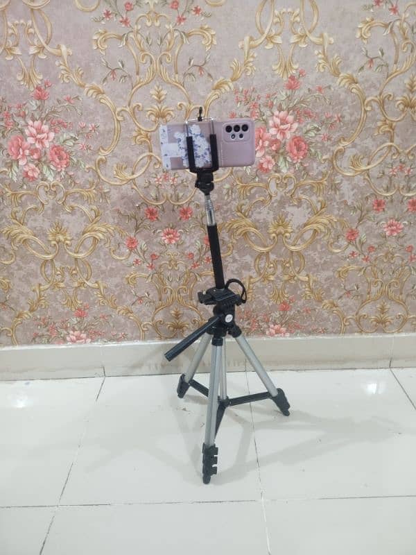 Tripod Stand 0