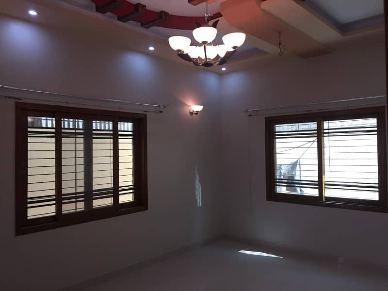 Renovated 400 sq Yard house for sale Gulshan e iqbal karachi sindh 5