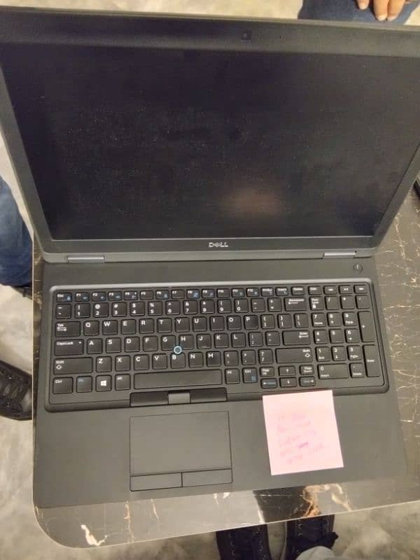 Dell Latitude 5590 3