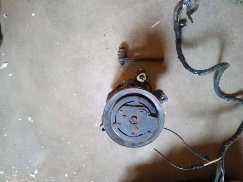 Corolla 80 ac compressor ac box and 1 back light 5