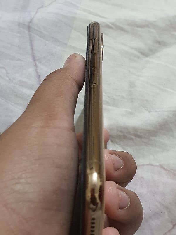 iphone xs 10 by 10 condition 4