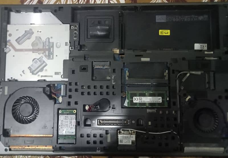 Dell precision M6800 workstation 6