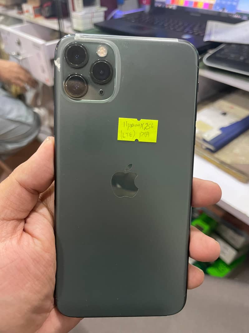 Apple iPhone 11 Pro Max 0