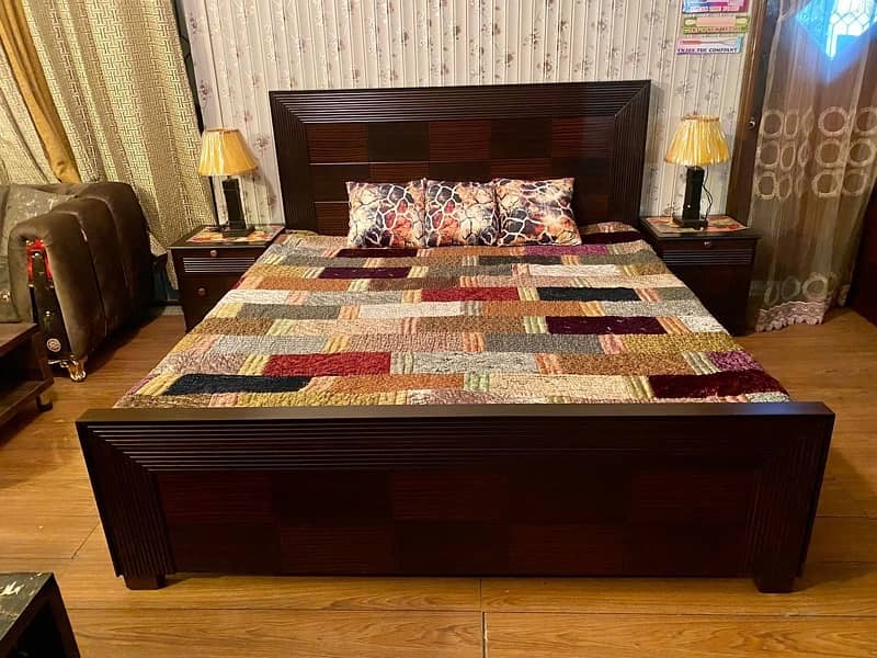 Double bed set 2,side table and dressing without mattress 0