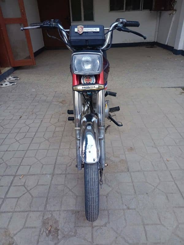 selling my honda 125 2016 model 4