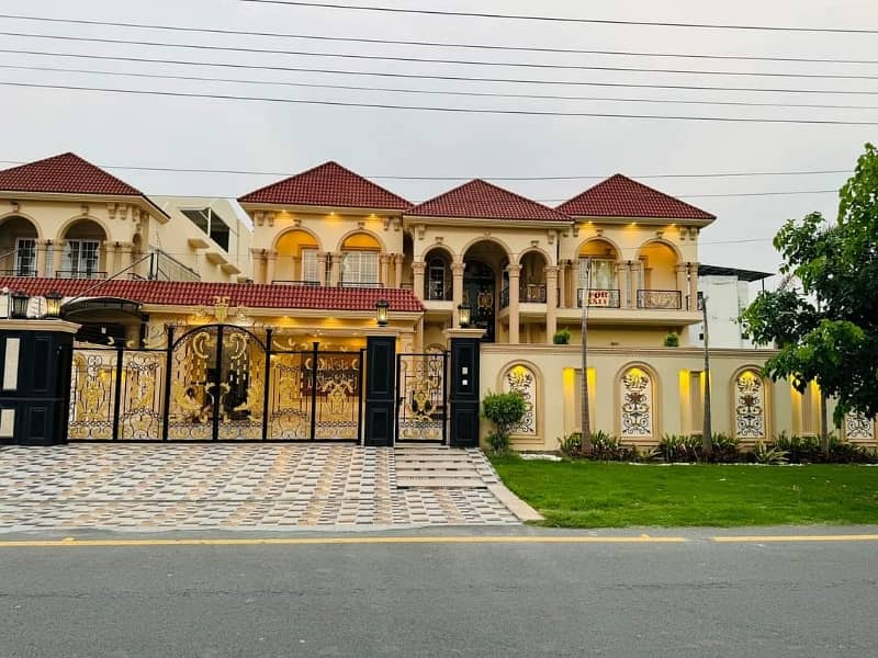 2 kanal house available for sale 7 beds 150 feet road 0