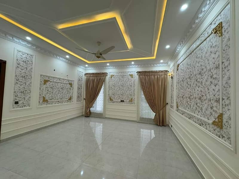 2 kanal house available for sale 7 beds 150 feet road 12