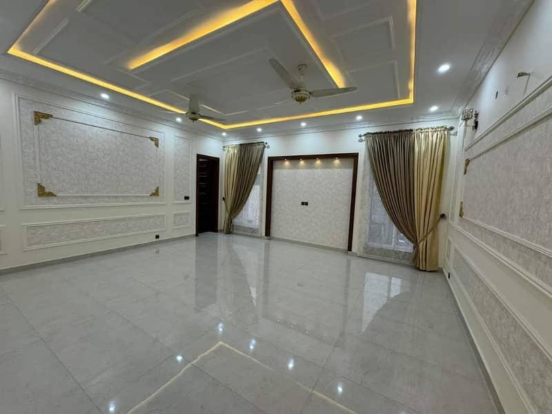 2 kanal house available for sale 7 beds 150 feet road 13