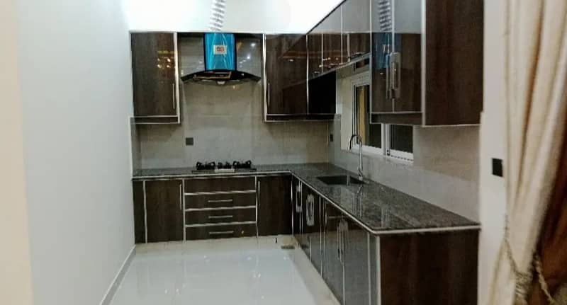 2 kanal house available for sale 7 beds 150 feet road 16