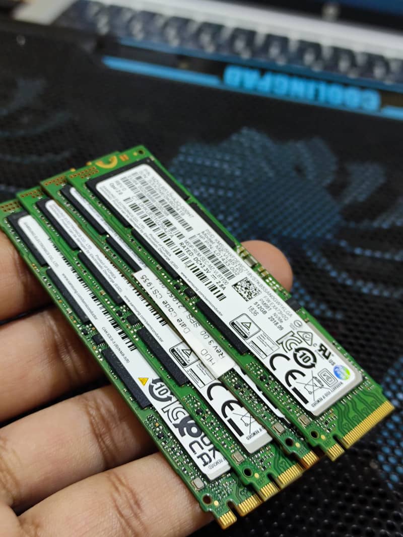 Samsung & WD NVMe SSD - 512GB & SK Hynix 16GB RAM -3200 MHz DDR4 2