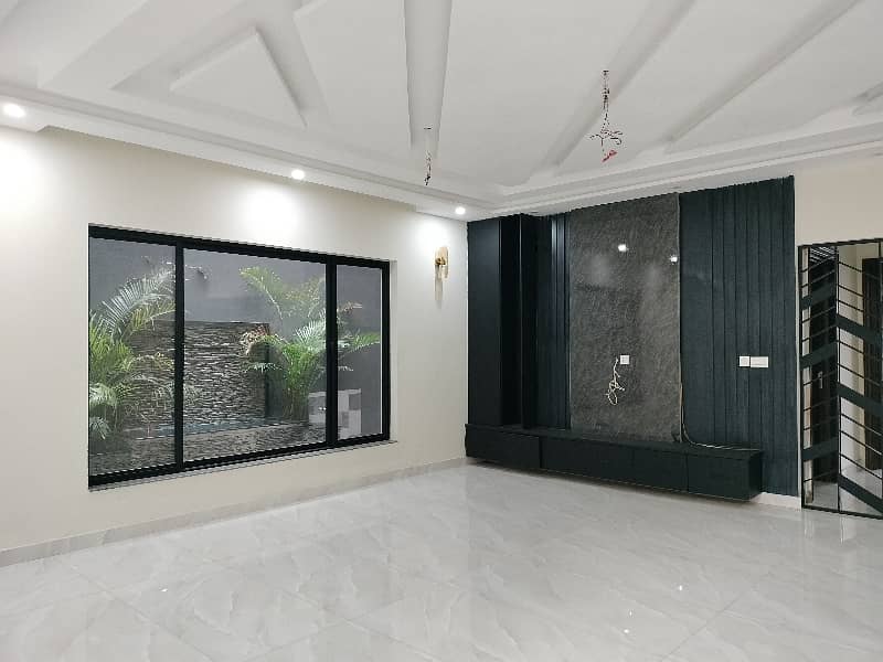 1 kanal New house available for sale 6 beds 7 bathroom 40 feet road near Park 9