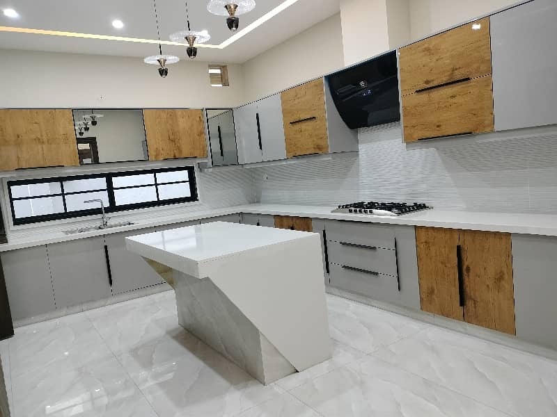 1 kanal New house available for sale 6 beds 7 bathroom 40 feet road near Park 14