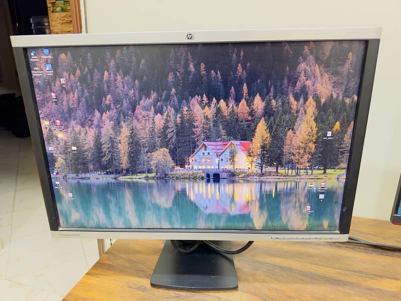 HP Compaq LA2405X 24-inch LED Widescreen Monitor 1