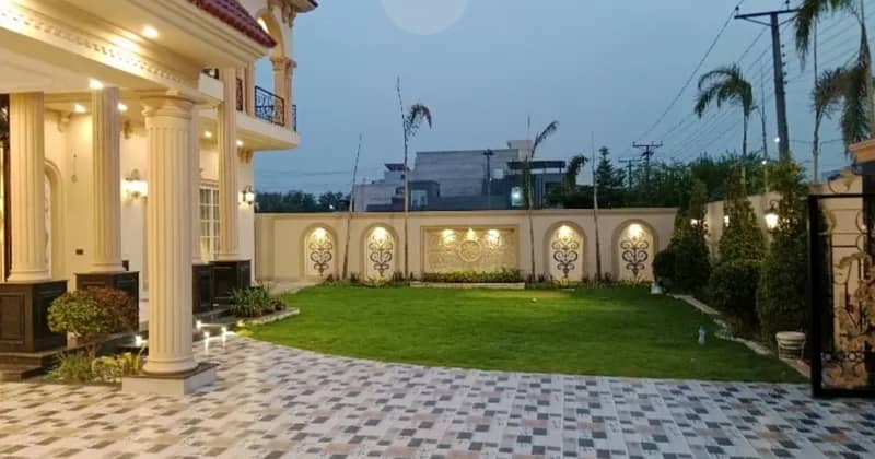 2 kanal house for sale 6 beds 200 feet road Valencia town Lahore Pakistan 2