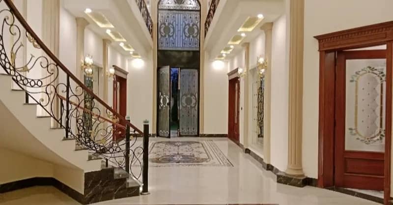 2 kanal house for sale 6 beds 200 feet road Valencia town Lahore Pakistan 6