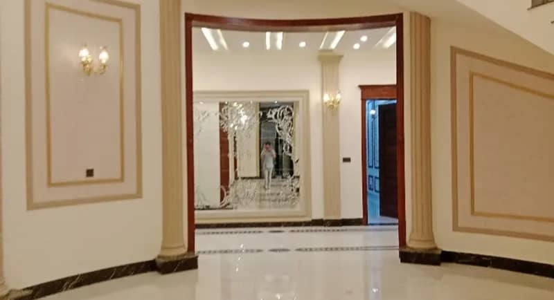 2 kanal house for sale 6 beds 200 feet road Valencia town Lahore Pakistan 7