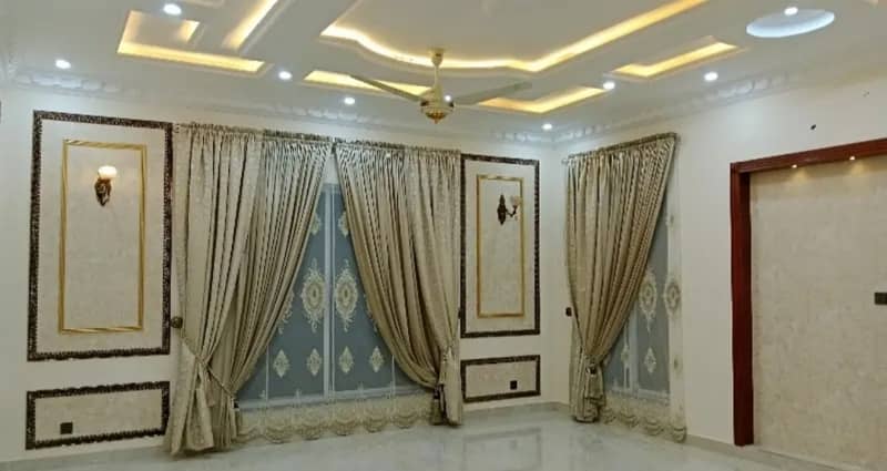 2 kanal house for sale 6 beds 200 feet road Valencia town Lahore Pakistan 12