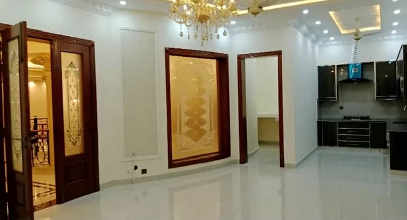 2 kanal house for sale 6 beds 200 feet road Valencia town Lahore Pakistan 34