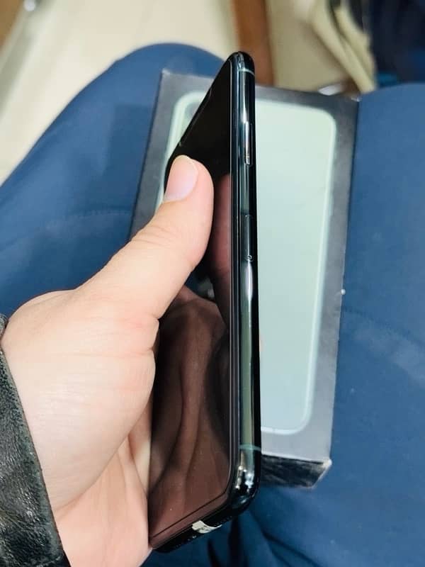 Iphone 11 pro max 64gb PTA 10/10 (physical Dual) 2