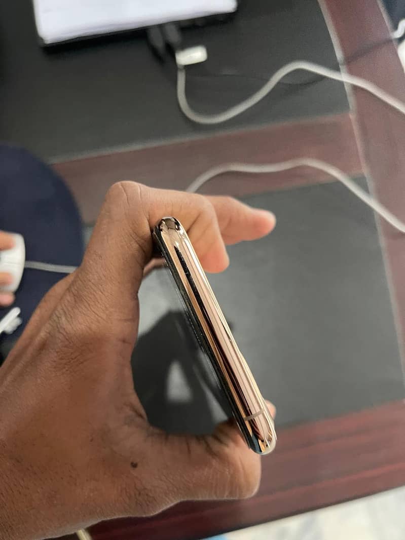 Apple iPhone 11 Pro Max 5