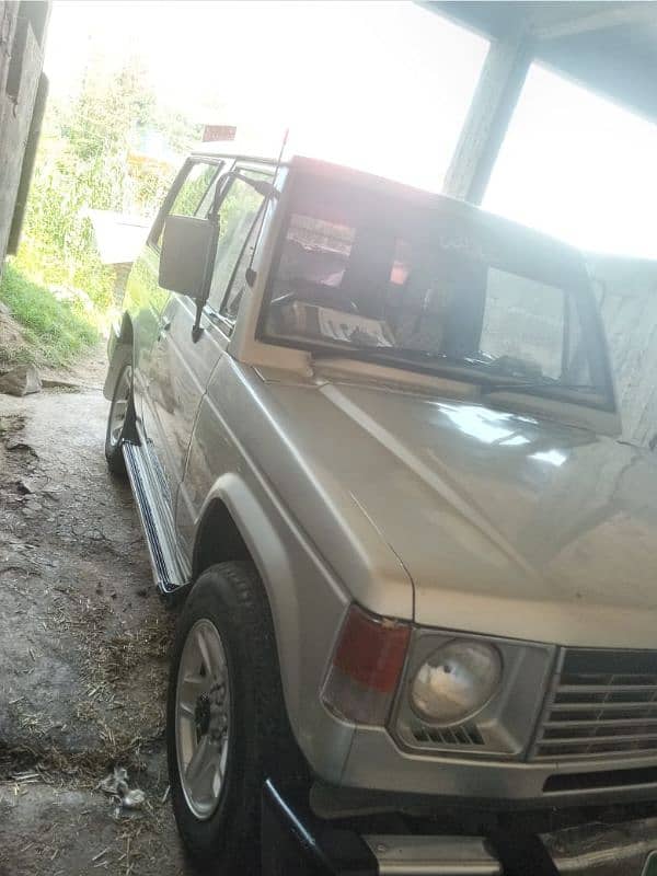 Mitsubishi Pajero 1985 8