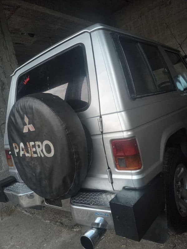 Mitsubishi Pajero 1985 12