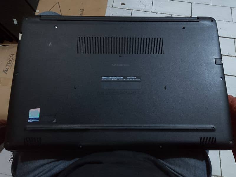 Dell latitude 3500  i7 8th 8gb 256ssd  2gb Nvidia 4