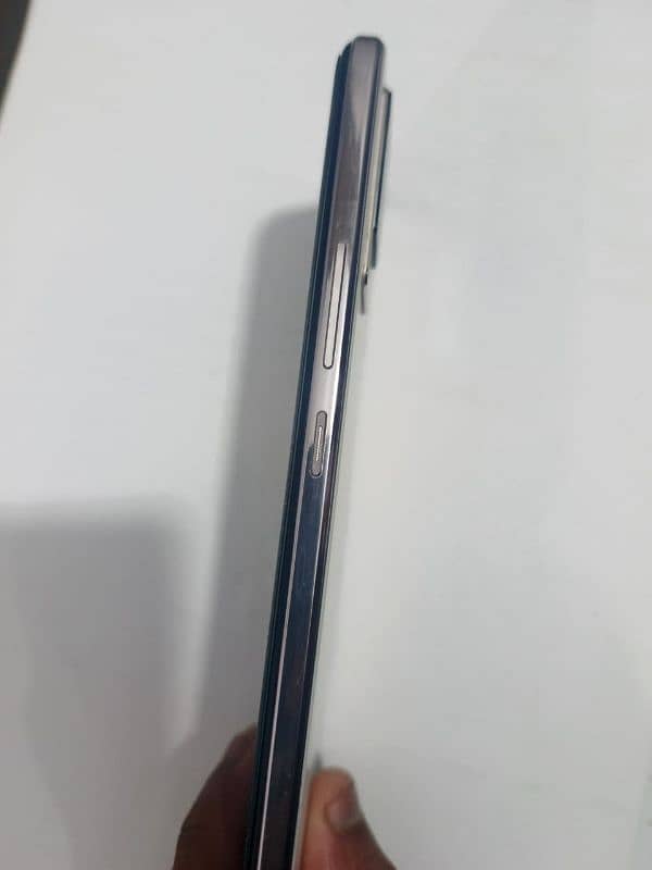 vivo v21 in Good Condition 4