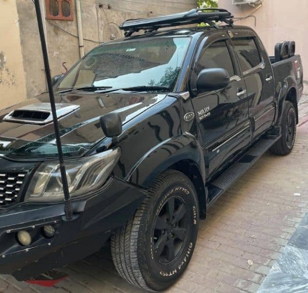 Toyota Hilux 2011 Thailandi Karachi register totally genuine 0