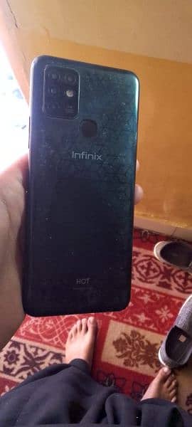 Infinix Hot 10 4/128 with Box back pa pouch k neeshan h 0