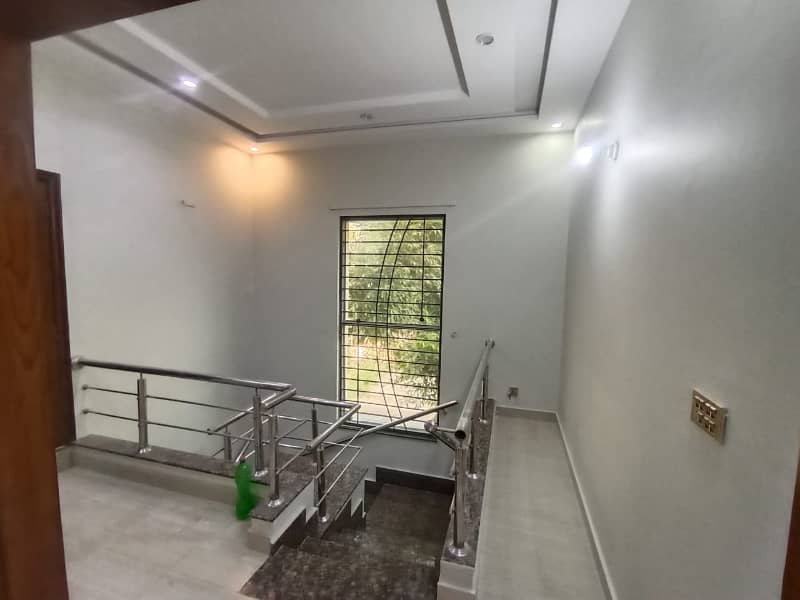 1 Kanal Upper Portion Like Brand New Corner Separate Gate House For Rent In J Block Phase 1 DHA Lahore 1