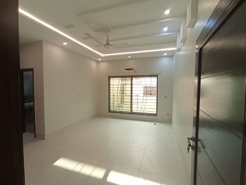 1 Kanal Upper Portion Like Brand New Corner Separate Gate House For Rent In J Block Phase 1 DHA Lahore 8