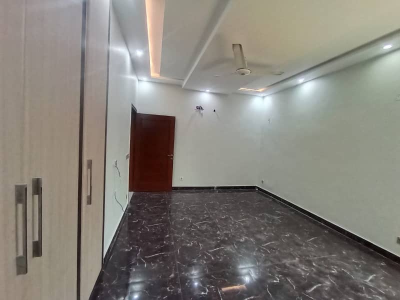 1 Kanal Upper Portion Like Brand New Corner Separate Gate House For Rent In J Block Phase 1 DHA Lahore 9