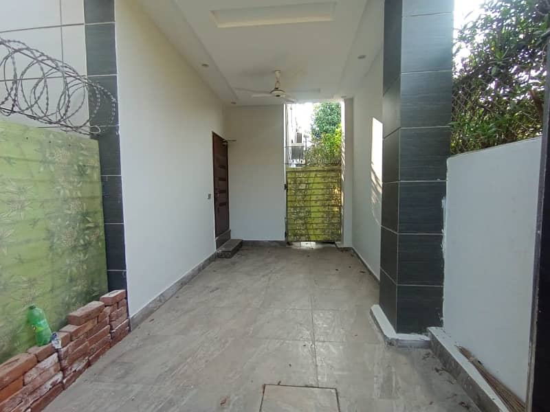 1 Kanal Upper Portion Like Brand New Corner Separate Gate House For Rent In J Block Phase 1 DHA Lahore 14