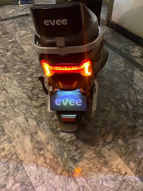 EVE GENZ SCOOTER 3