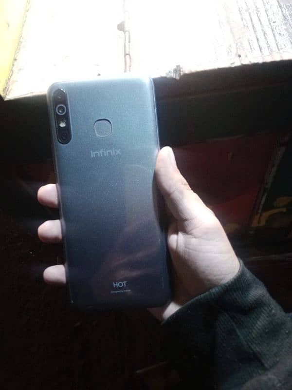 Infinix hot 8 4 64 3