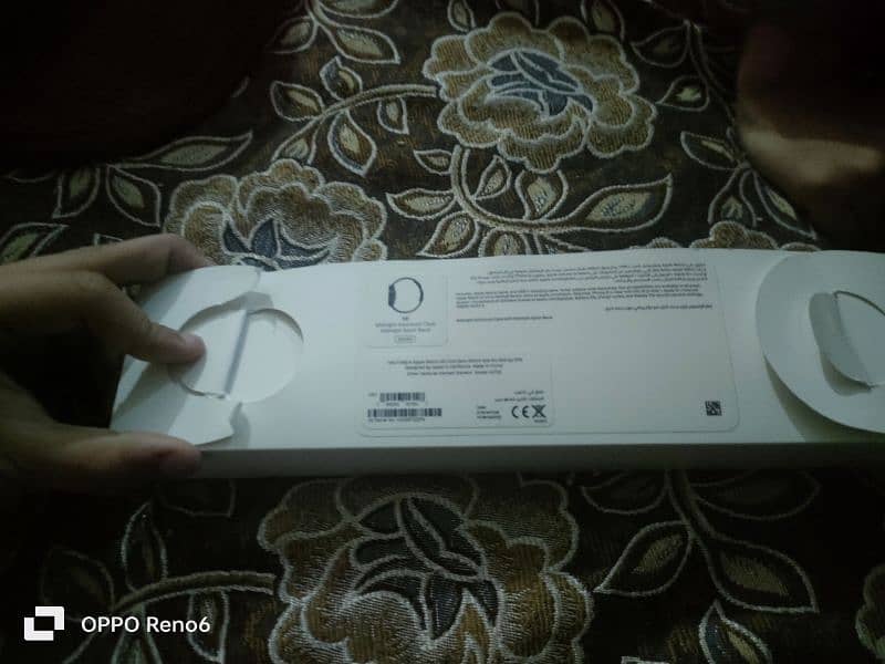 apple watch se 2nd gen 40 mm only seal open 1