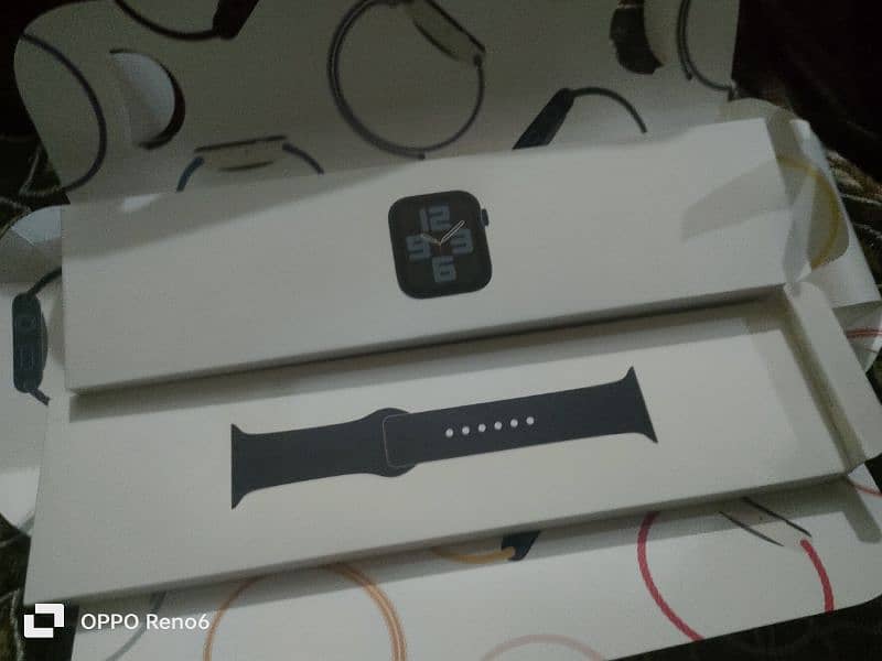 apple watch se 2nd gen 40 mm only seal open 2