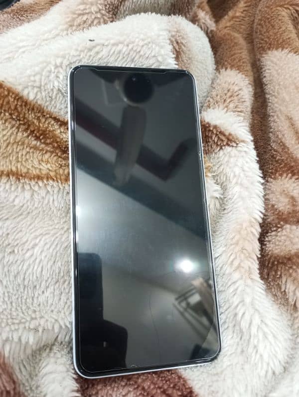 Tecno Camon 19 Neo (Ice Mirror) white color. 1