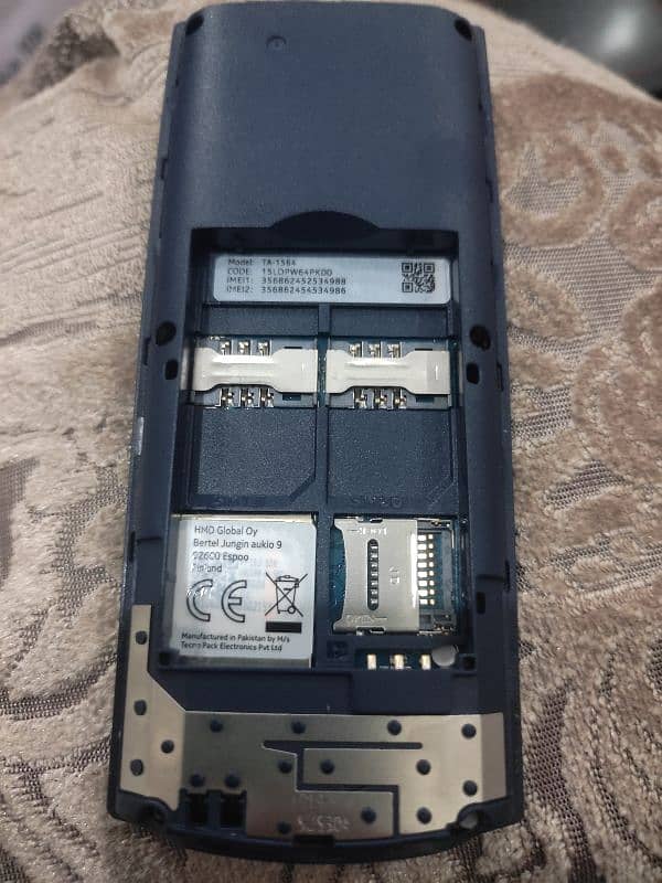 Nokia 106 Box Open 3